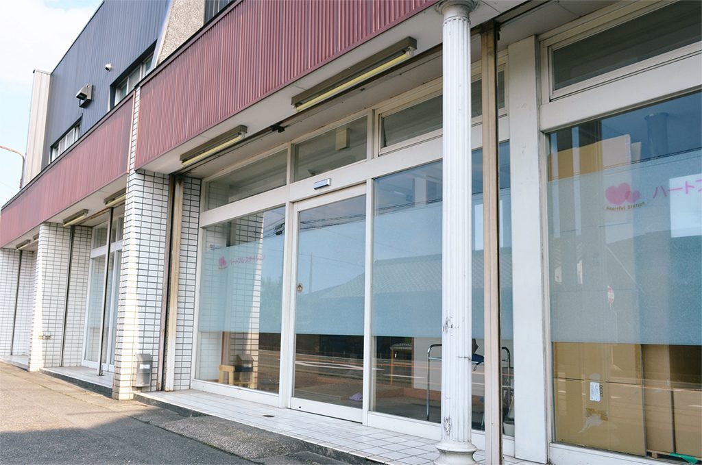 施設外観写真